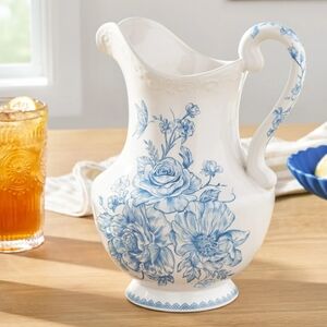 💜 2025 Pioneer Woman Agatha Blue and White Floral 2 Qt Pitcher
